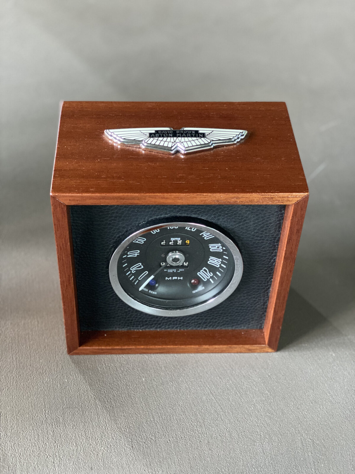 Tacho-Uhr – Unikat im ZÜRIRING-Shop