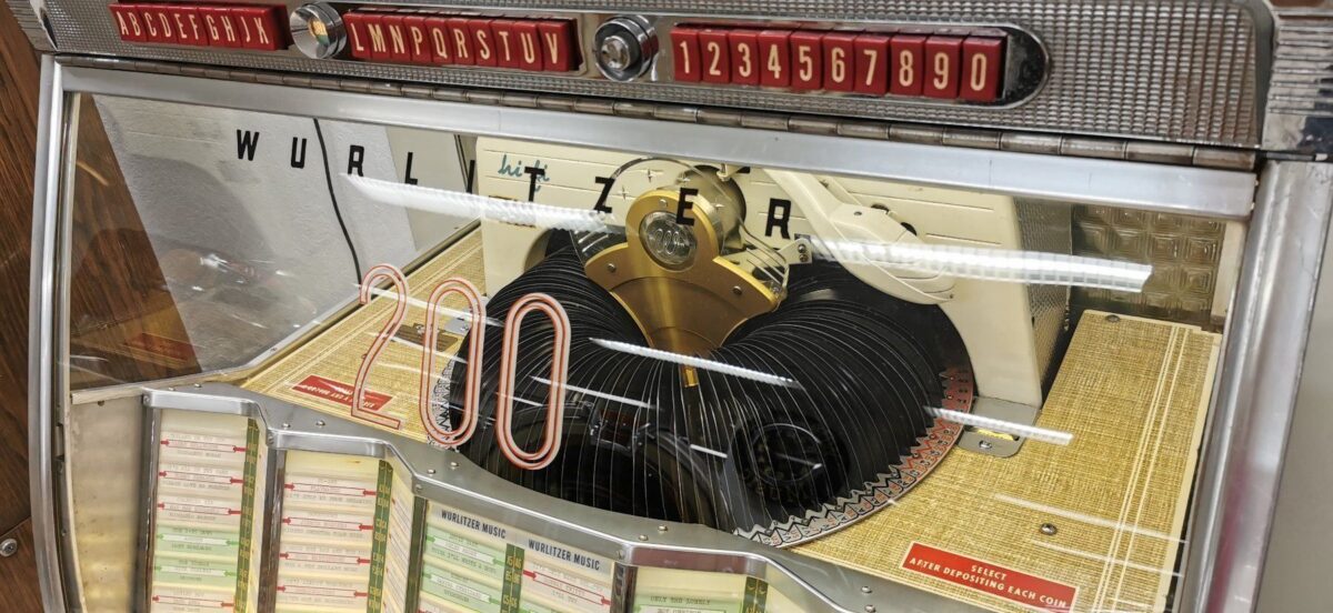 Speedometer clock – one-off piece in the ZÜRIRING shop