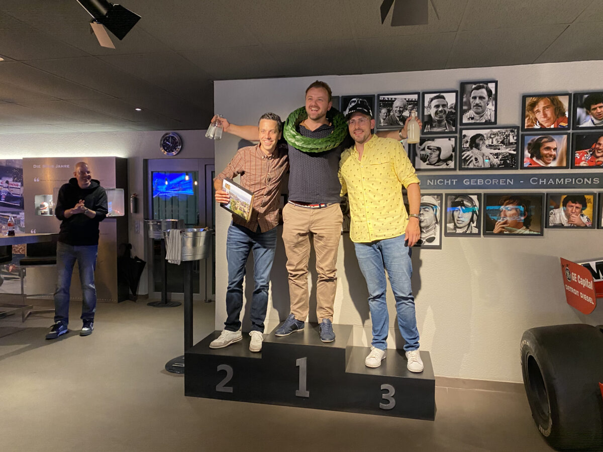 Participants at the Simracing event at ZÜRIRING